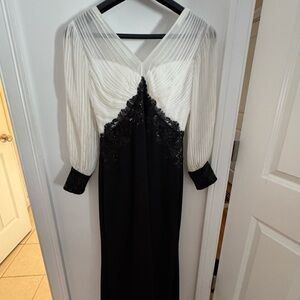Tadashi Shoji Black and White Long Sleeve Dress